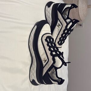 CHANEL CC LOGO SNEAKERS